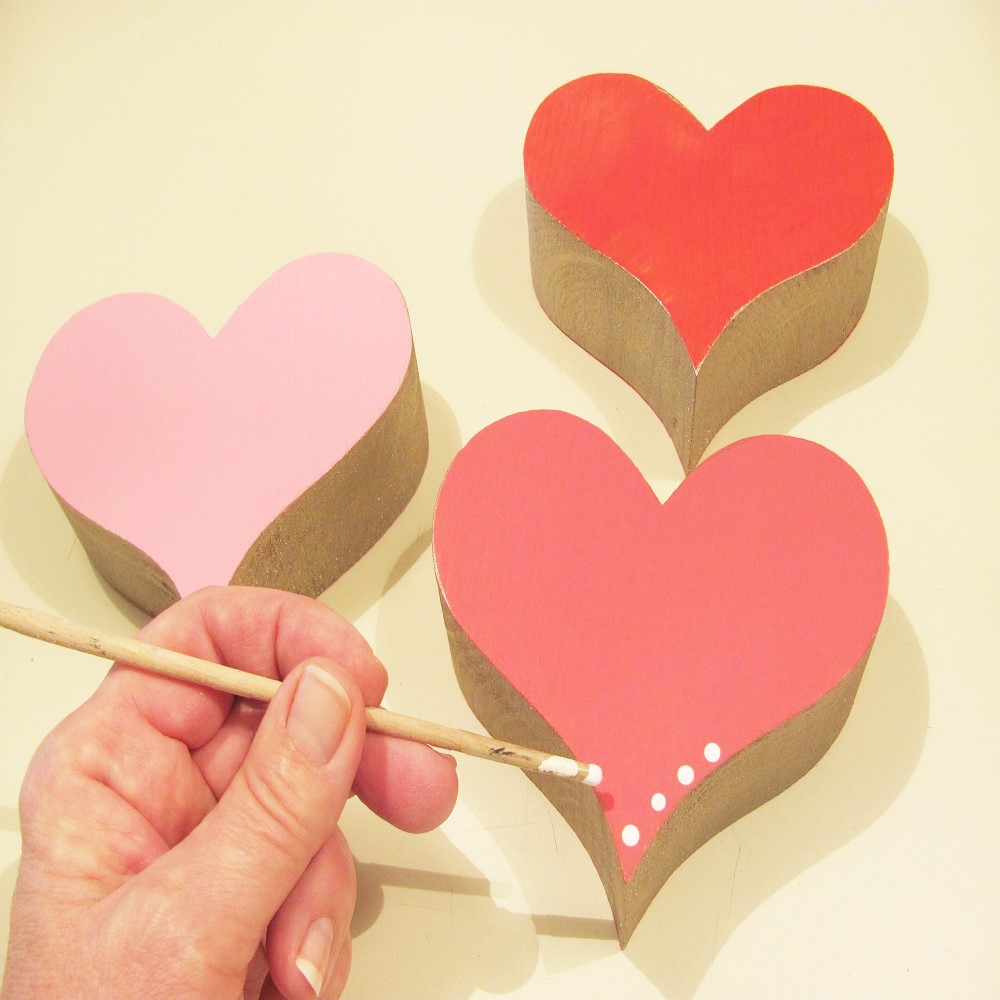 Painted wooden hearts  Heart painting, Painted hearts, Wooden hearts
