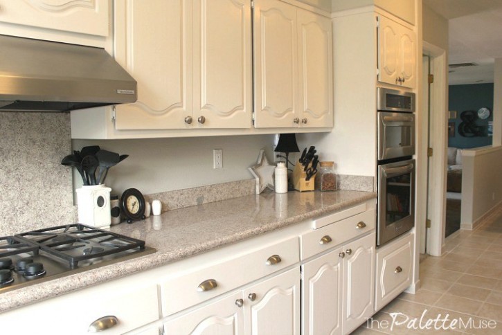 Painted white kitchen cabinets