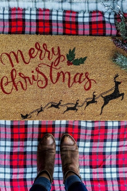 DIY holiday doormat